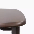 Table de comptoir carrée moderne Lukas en bois d'hévéa avec bord incurvé