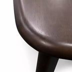 Table de comptoir carrée moderne Lukas en bois d'hévéa avec bord incurvé
